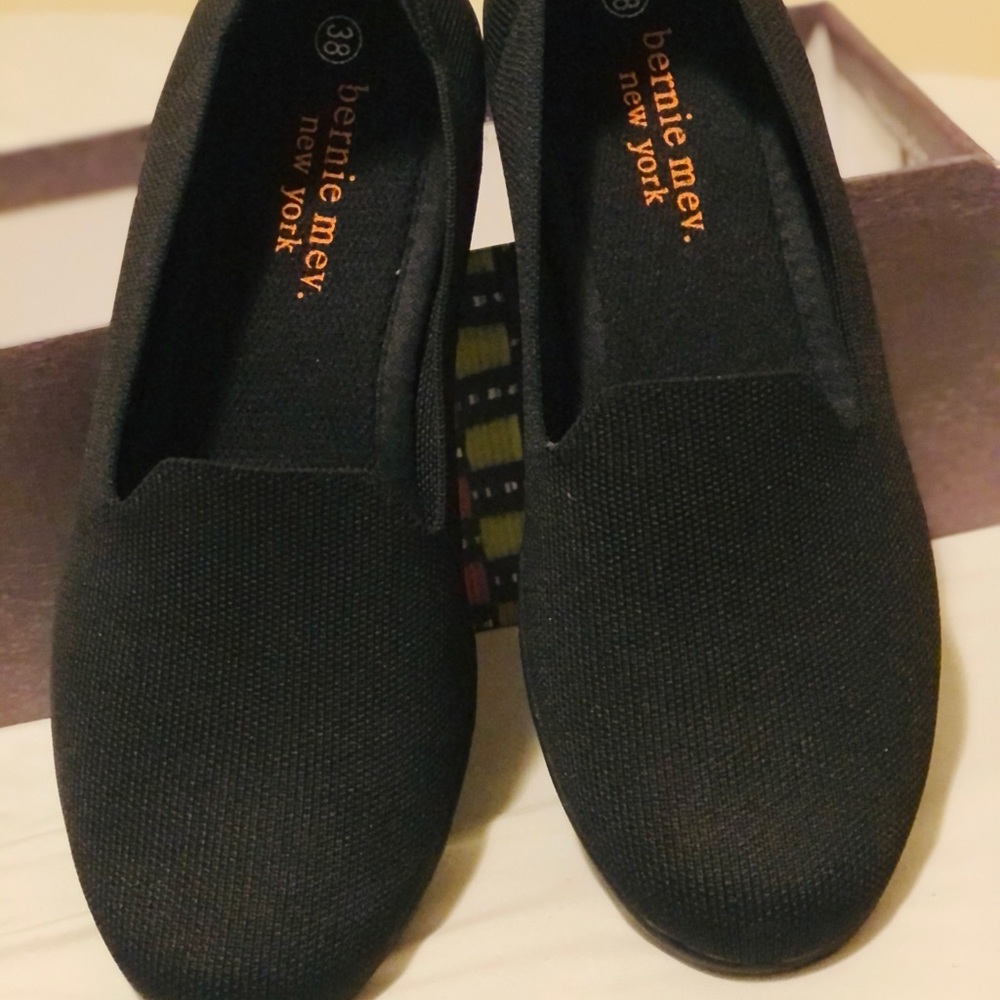 Shoes - Picture 3 of 4